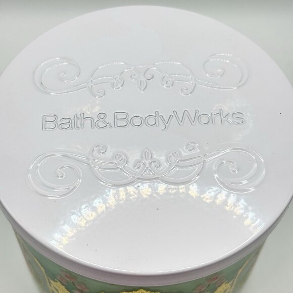 Bath And Body Works Spring Apple 3 Wick Jar Candle 14.5 oz Green Vanilla Pear - Picture 8 of 14